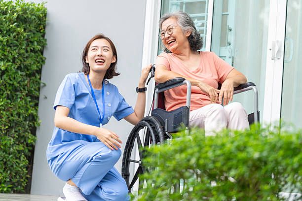Gold Coast Physio therapist providing in-home senior therapy